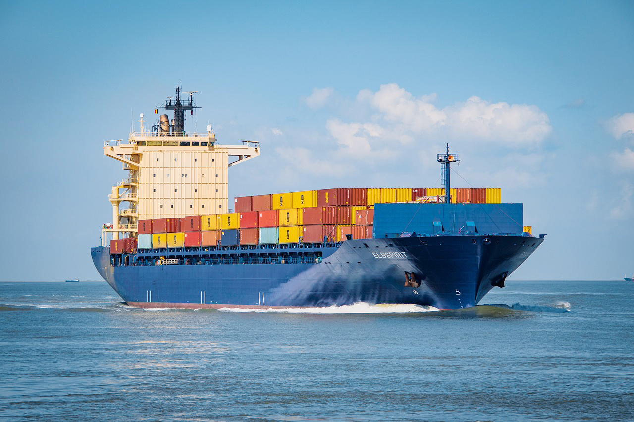 Attaques en mer Rouge: hausse de près de 300% des tarifs du fret maritime, selon S&P Global Ratings